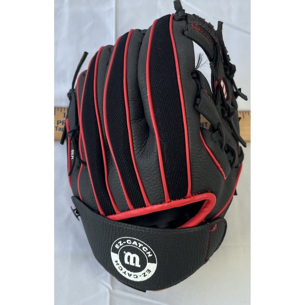 Wilson T-Ball EZ Catch Black Red Youth Glove Right Hand Throw A200‎ Baseball